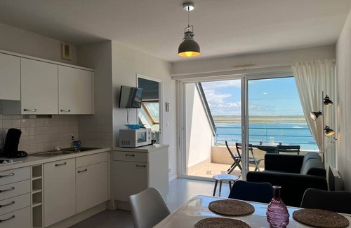 Port-Louis Apartment | REF 335 Port-Louis apartment type 3 sea view