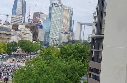 Neuilly-sur-Seine Apartment | Refait à Neuf: 5min des Champs-elysees, La Defense Arena, 20min la Tour Eiffel