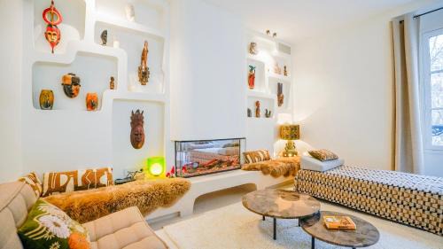 Quartier de la Monnaie Apartment | Refined Elegance in Central Paris