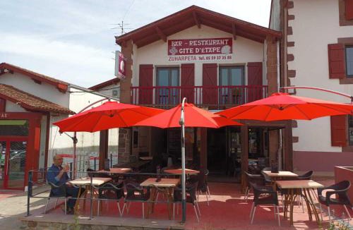 Saint-Jean-Pied-de-Port Hostel | Refuge d'étape Zuharpeta Randonneur Pèlerin