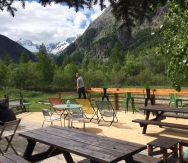 Le Pied du Col Ski Chalet | REFUGE- GITE Le Pas de l'Ane