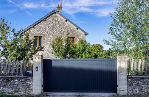 Saint-Mars-Vieux-Maisons House | Relais DE LA Canivotte Gîte Avec Piscine. Animaux Acceptés