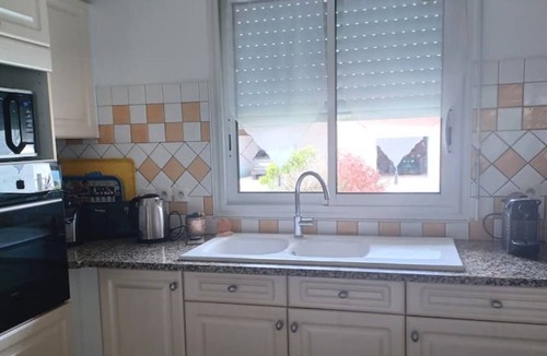 Leon Villa | Relaxation at Léon: large garden, swimming pool and jacuzzi