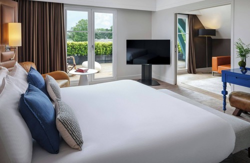 Rueil-Malmaison Hotel | Renaissance Paris Hippodrome De St. Cloud Hotel