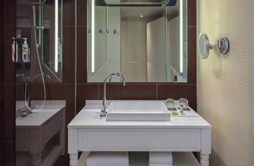 Rueil-Malmaison Hotel | Renaissance Paris Hippodrome De St. Cloud Hotel