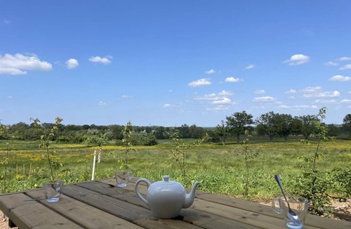 Ygrande Cottage | Renovated 18th century farmhouse with piano and authentic charm