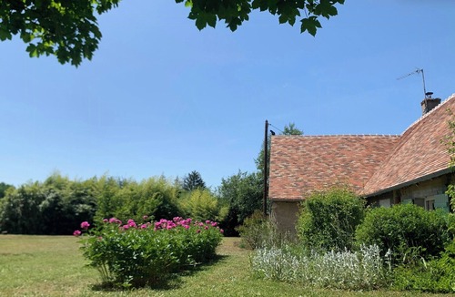 Annay House | Renovated 18th-century house near Guédelon