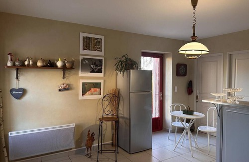 Deneuille-les-Mines Cottage | Renovated Barn with Garden Near Montluçon