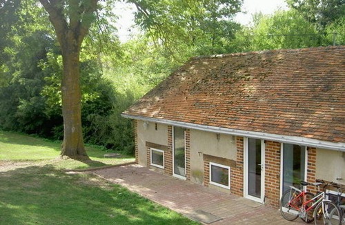 Chatel-de-Neuvre Cottage | Renovated cottage, pets allowed, garden - La Tourne