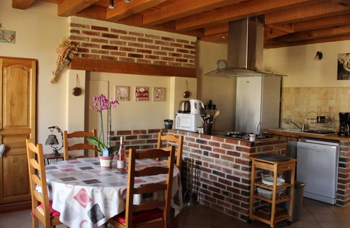 Barberier Cottage | Renovated cottage with terrace, pets allowed near St Pourçain