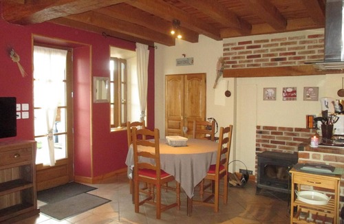Barberier Cottage | Renovated cottage with terrace, pets allowed near St Pourçain