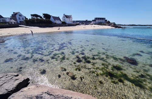 Roscoff Apartment | Renovated duplex apartment in residence on 3rd floor with elevator.