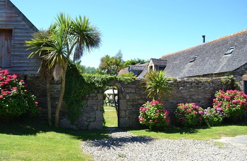 Plestin-les-Greves House | renovated farmhouse .au quiet . 1mn 3mn the town beaches