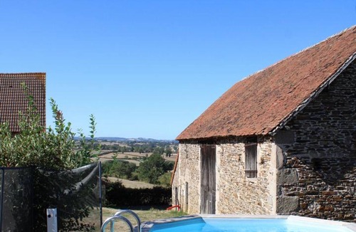 Echassieres Cottage | Renovated farmhouse with private pool and pets allowed