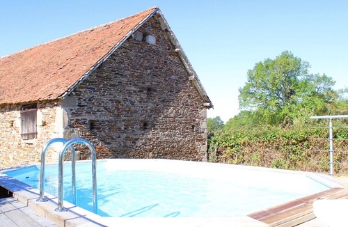 Echassieres Cottage | Renovated farmhouse with private pool and pets allowed