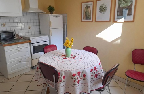 Ferrieres-sur-Sichon Cottage | Renovated stone house with patio in Ferrières-sur-Sichon