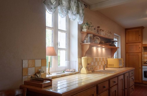 Franchesse Cottage | Renovated house with enclosed garden and pets allowed