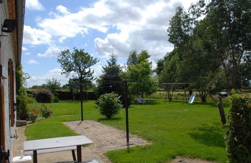 Franchesse Cottage | Renovated house with enclosed garden and pets allowed