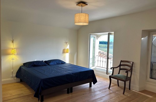 Le Montat House | Renovated house with swimming pool on 2ha in the Quercy, Pets welcome!