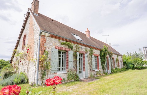 Noyers House | RENOVATED LONGERE DESIGN, WITH GARDEN, 1H30 FROM PARIS, CHARMING VILLAGE ON FOOT
