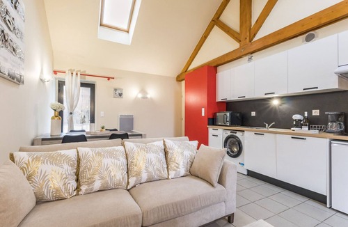 Pannece Cottage | Renovated rural cottage with terrace in the countryside, pets allowed