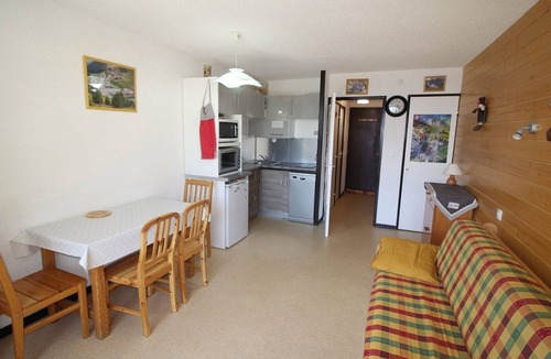 Auris Apartment | Renovated studio cabin for 4 near slopes with parking - Auris en Oisans