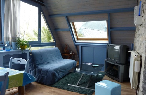 Saint-Cast-le-Guildo Apartment | Rent large, independent apartment T2 set on the sea.