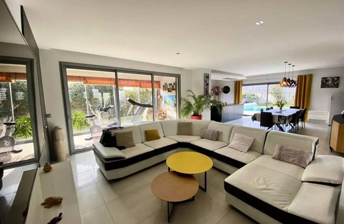 Perpignan Villa | Residence 8vb11-perpignan - Houses & Villas for 8 People
