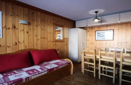 Puy-Saint-Vincent Ski Chalet | Residence Dame Blanche - DBAC11 - APPT 2 CHAMBRES - BALCONY - 6 PERSONS