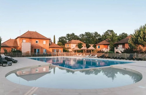 Prayssac Apartment | Residence du Domaine de Claire Rive* - 2 room apartment 4 people
