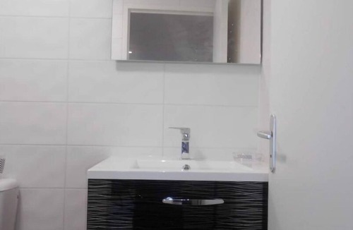Chateauroux Apartment | Residence Valissou - Black and white apartment decoration