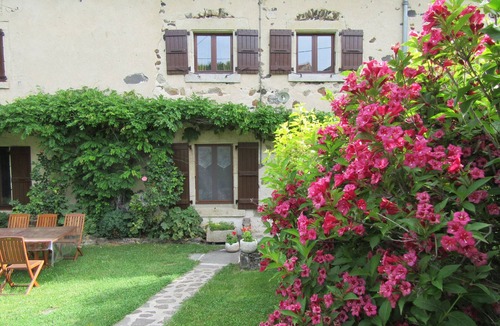 Le Monastier-sur-Gazeille Cottage | Restored farmhouse with enclosed garden and terrace, near Puy en Velay