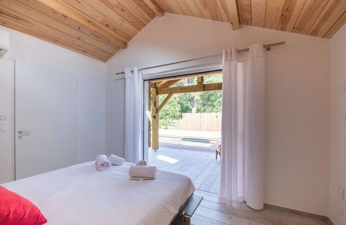 Leon House | Restored barn in its Landes airial