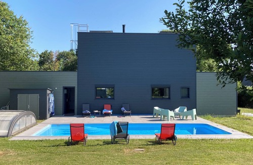 Riantec Villa | Riantec, modern house, 4 bedrooms, land 2500 m², heated and covered swimming pool 9x4