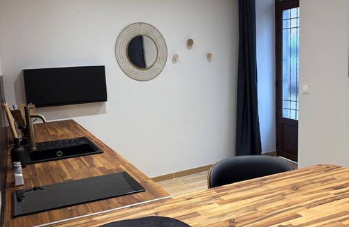 Argenton-sur-Creuse Apartment | Rien Que Pour Nous – Spa privé, sauna & vidéoprojecteur