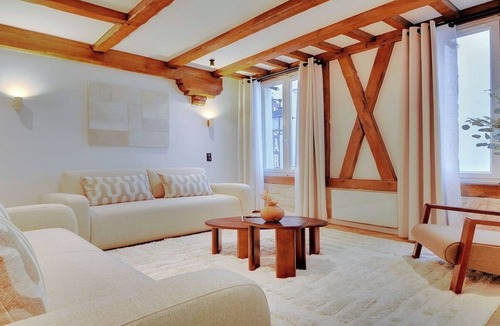 Sorbonne Apartment | RIGHT NEXT TO THE SEINE AND ACROSS THE STREET FROM NOTRE DAME