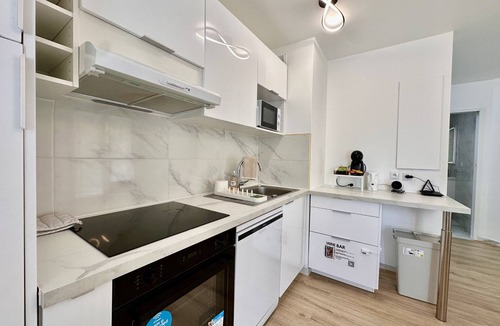 Lognes Apartment | Riverside apt | 2 bdr |Disney + Paris | Parking | Balcony