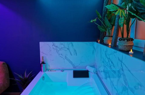 Cote Ouest Ormeaux Apartment | Romance spa tropical Le Havre
