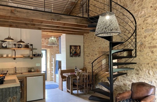 Monpazier House | Romantic holiday accommodation sleeps 4, with shared swimming pool in Dordogne
