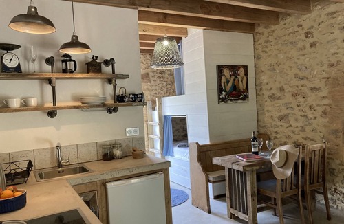 Monpazier House | Romantic holiday accommodation sleeps 4, with shared swimming pool in Dordogne