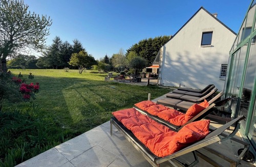 Baden Apartment | Romantic mini villa - heated pool and wooded park -Les Hauts de Locmiquel