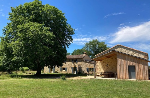 Monpazier Apartment | Romantic one bedroom studio apartment with pool , walking distance to Monpazier