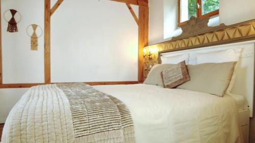 Le Monestier House | Romantic Village School with Sunny Garden
