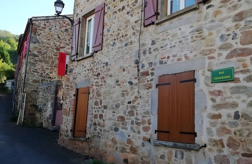 Saint-Gervazy Apartment | Room 2 with Shared Terrace and Garden