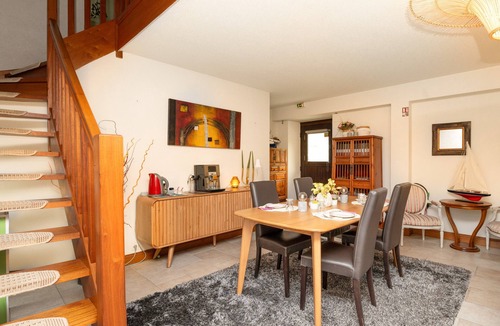 Saint-Ave Apartment | Room 'Chambre Moderne' with Shared Pool, Shared Terrace and Wi-Fi