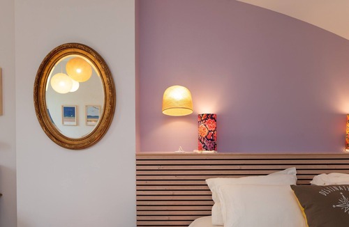 Ploeren Bed & Breakfast | Room 'Hoëdic' with Shared Terrace, Wi-Fi, and Air Conditioning