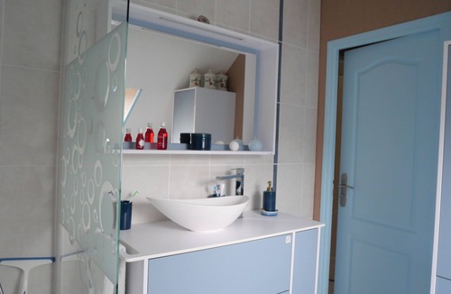 Sille-le-Philippe House | Room in residential area 20 minutes from Le Mans racetrack. Breakfast included.