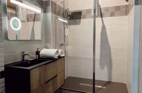 Savigny-les-Beaune Bed & Breakfast | Room Les Chatelots for 2 people