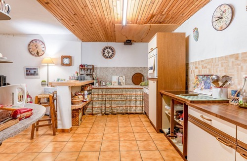 Bedoin Apartment | Room 'Terre De Provence' with Shared Terrace, Shared Garden and Wi-Fi
