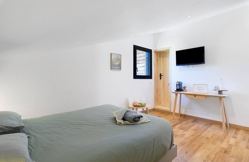 Quaix-en-Chartreuse Bed & Breakfast | Room with Néron View in the Heart of Chartreuse
